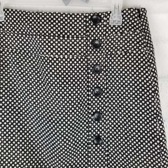 Geoffrey Beene Skirt. Size 8. - Picture 2 of 8